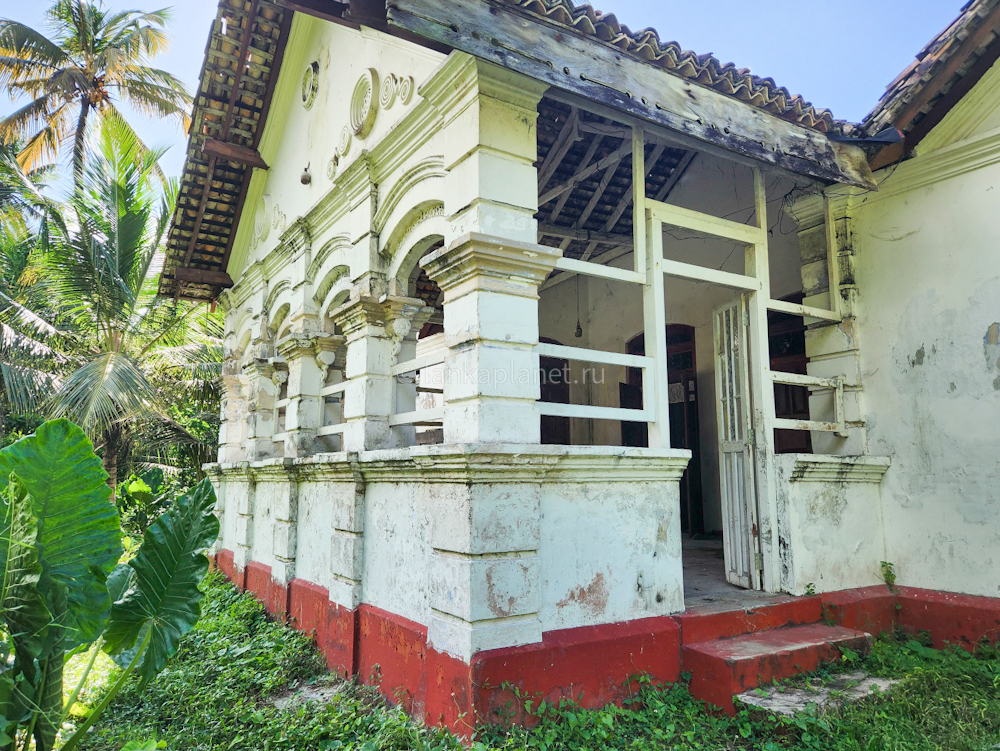 Продается 6-комнатный колониальный дом с участком, Мидигама, Шри-Ланка