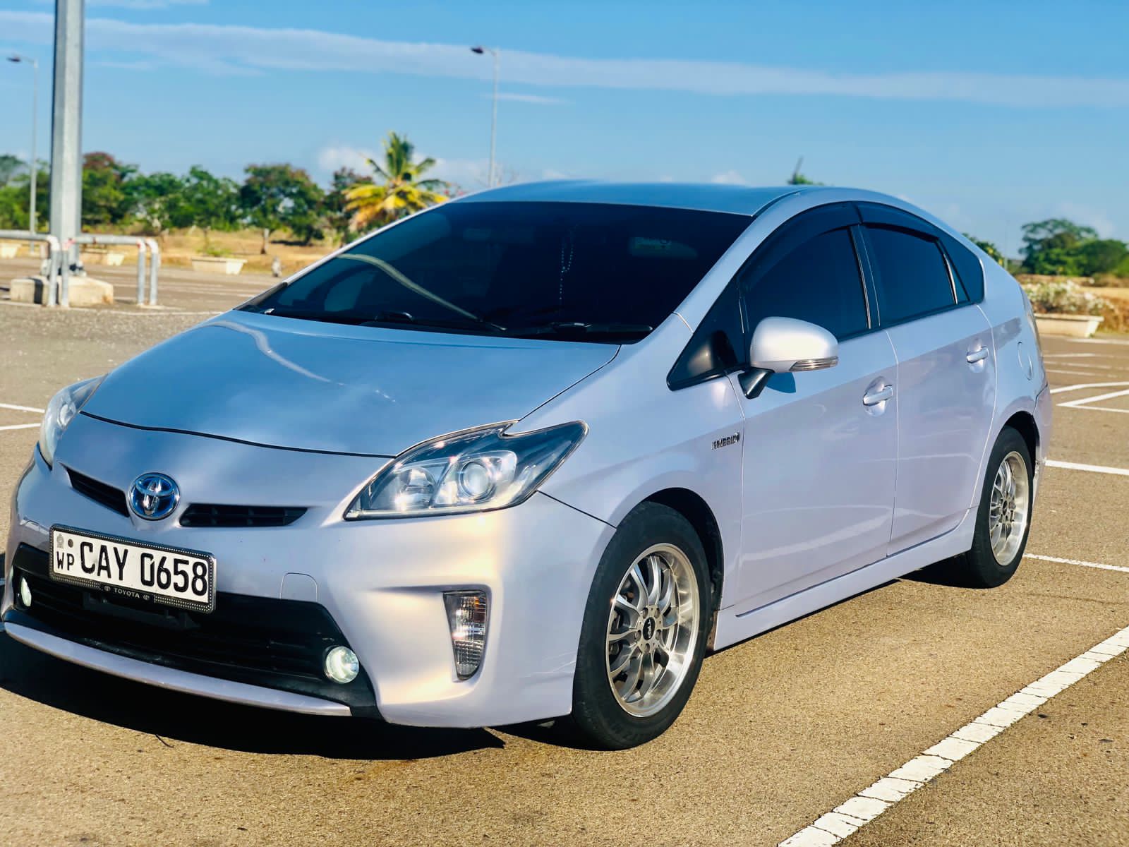 Аренда машины, Toyota Prius,  Коломбо, Шри-Ланка, 0.00$ в день