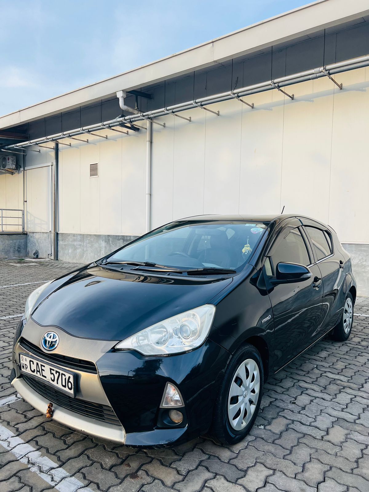Аренда машины Toyota Aqua, Коломбо, Шри-Ланка, 0.00$ в день