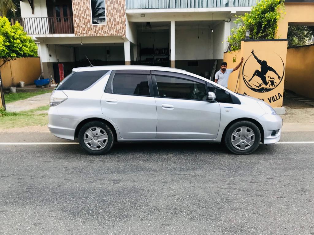 Аренда автомобиля, Honda Fit Shuttle, 0.00$ в день