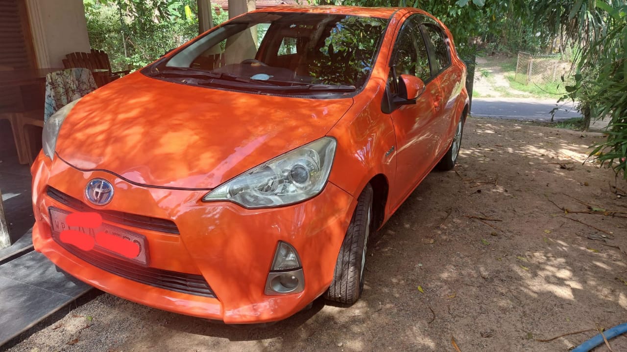Аренда машины Toyota Aqua, Коломбо, Шри-Ланка, 0.00$ в день