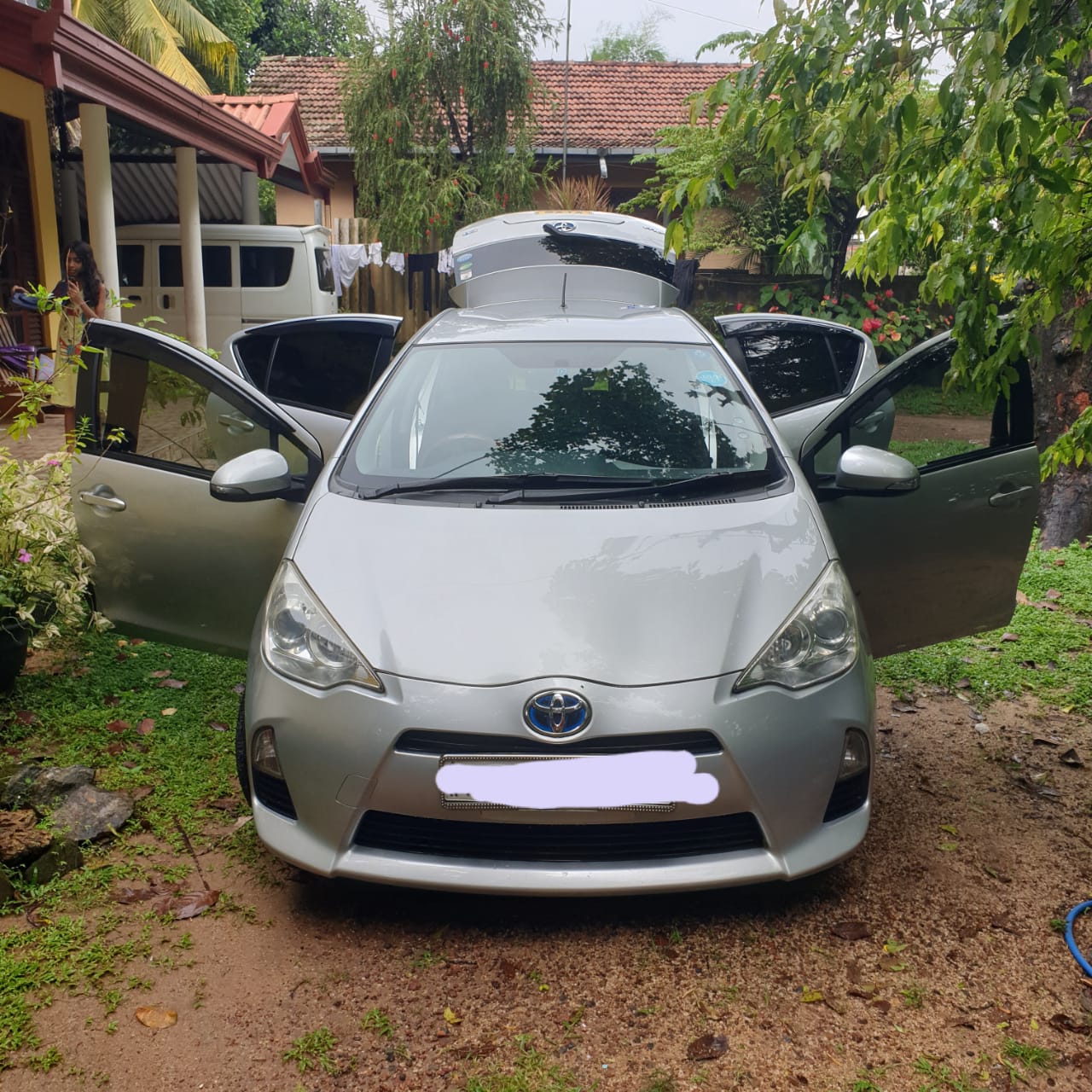 Аренда машины Toyota Aqua,  Коломбо, Шри-Ланка, 0.00$ в день