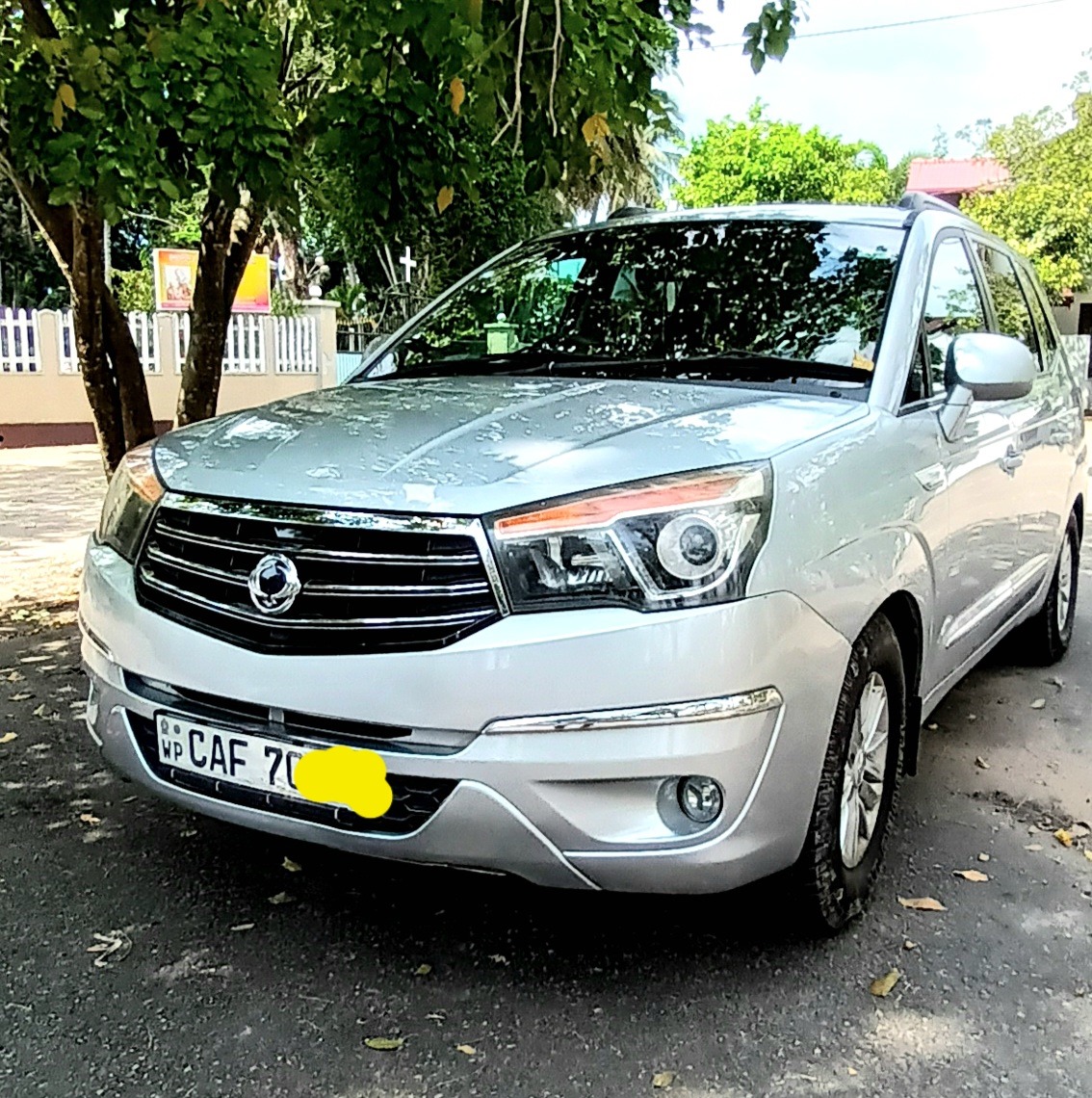 Аренда авто Sang Yong Rodius, Коломбо, Шри-Ланка, 0.00$ в день
