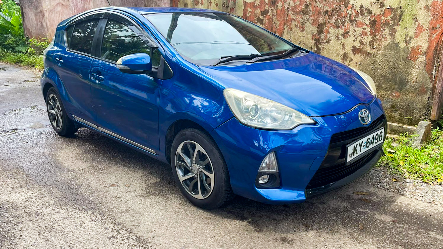 Аренда автомобиля Toyota Aqua, Унаватуна,  Шри-Ланка, 0.00$ в день