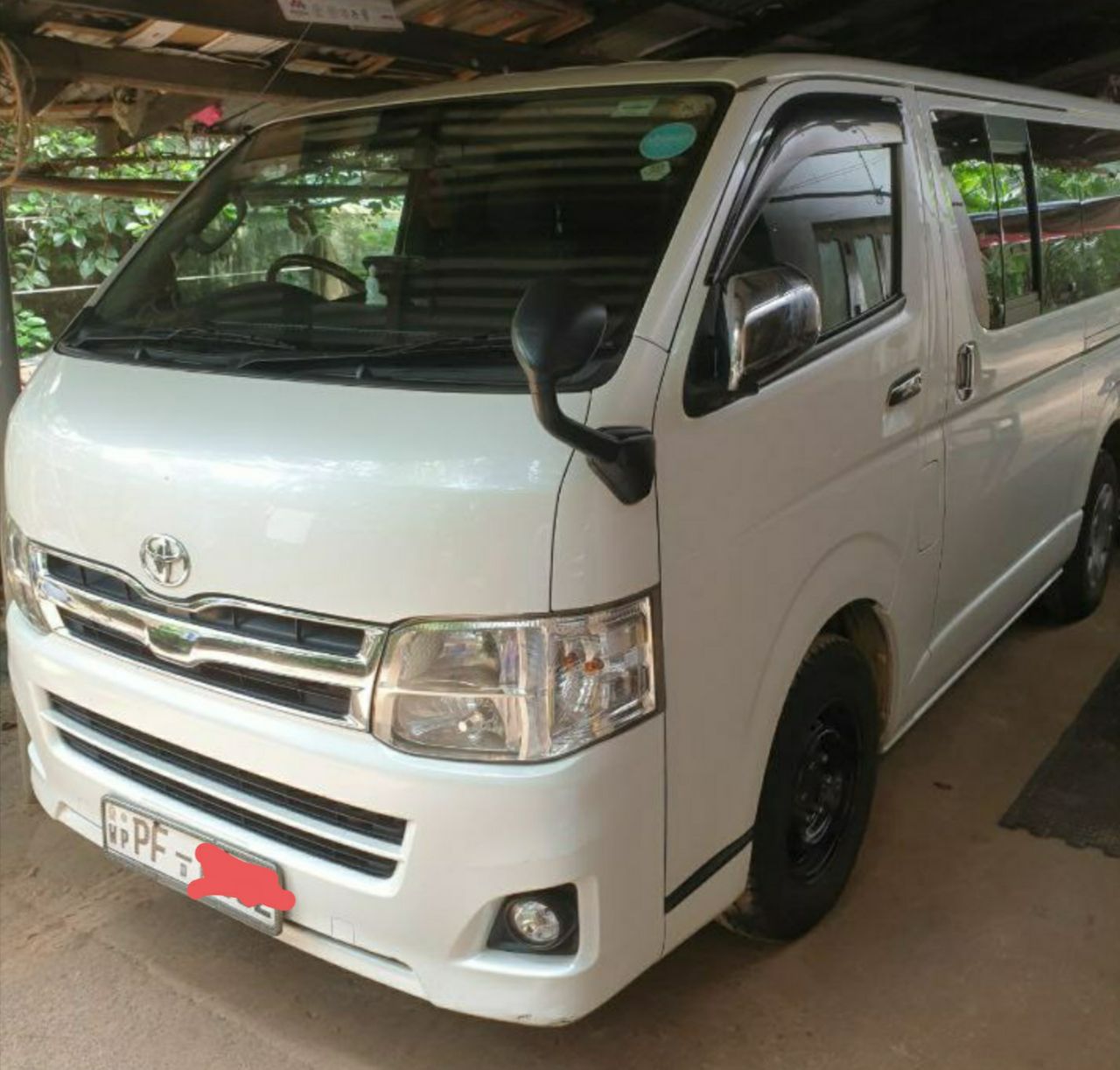 Аренда машины Toyota Hiace, Коломбо, Шри-Ланка, 0.00$ в день