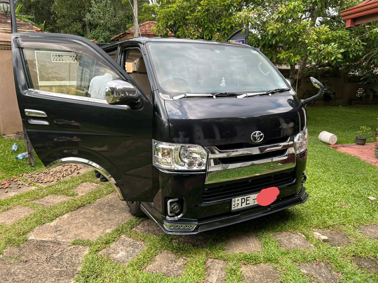 Аренда машины Toyota Hiace, Матара, Шри-Ланка, 0.00$ в день