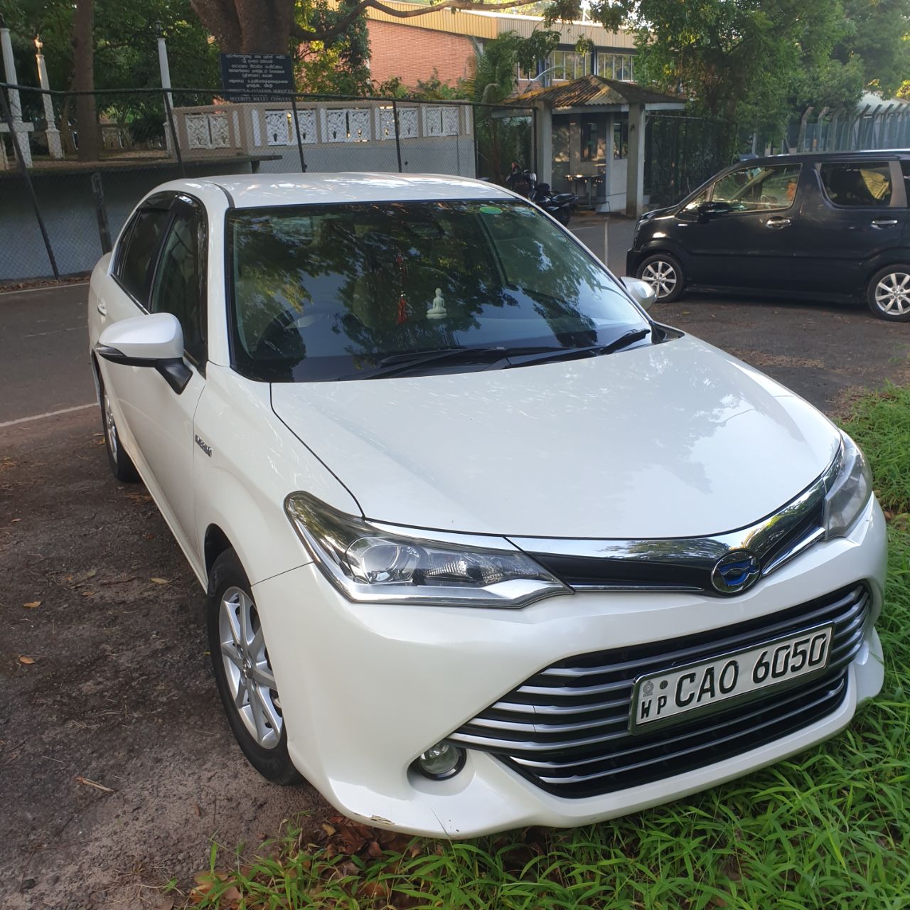 Аренда машины, Toyota Axio hybrid, Коломбо, Шри-Ланка, 0.00$ в день