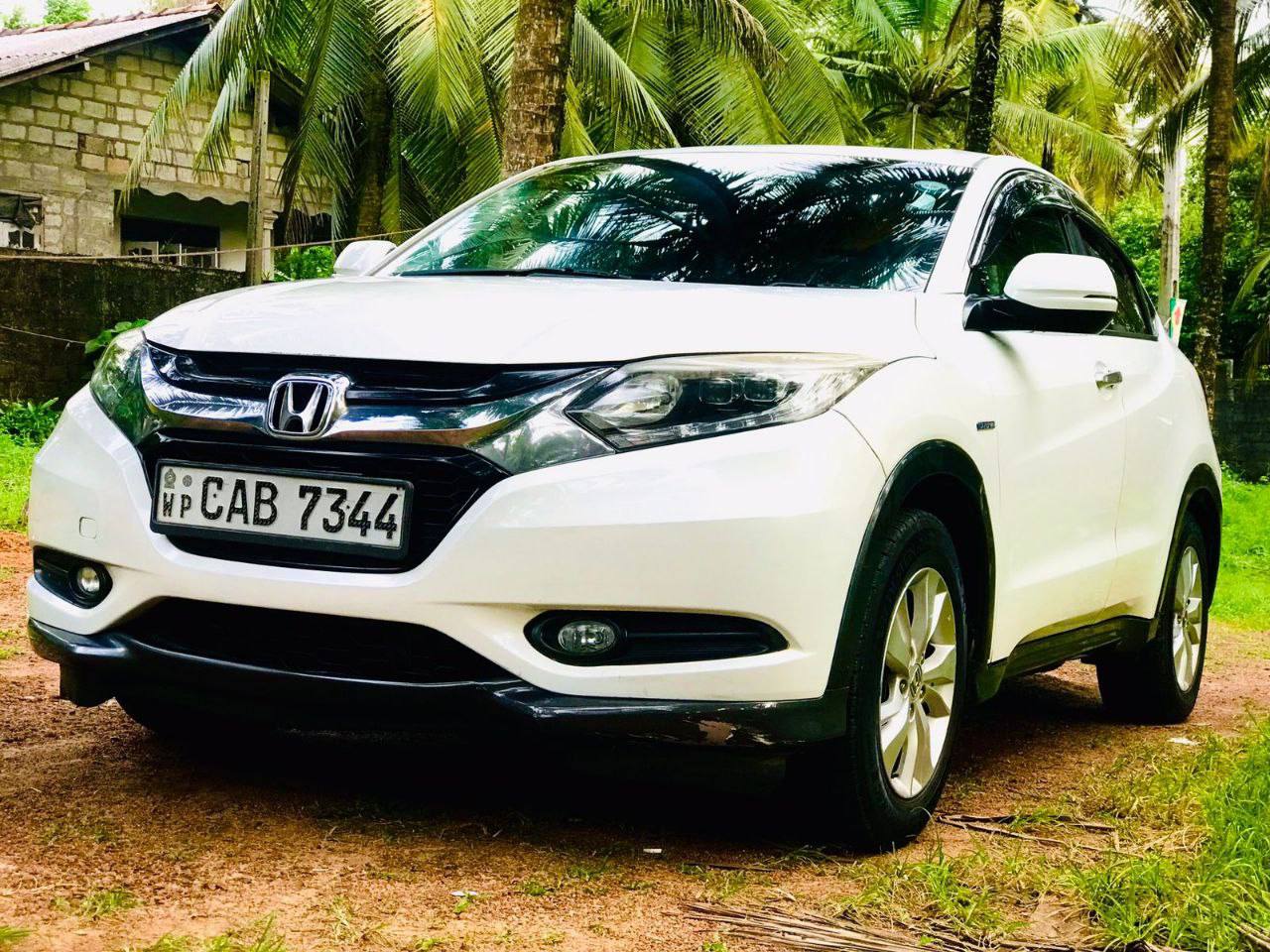 Аренда машины Honda Vezel, Коломбо, Шри-Ланка, 0.00$ в день